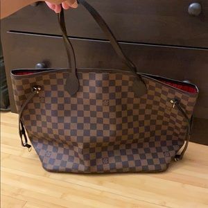 Louis Vuitton Neverfull MM bag